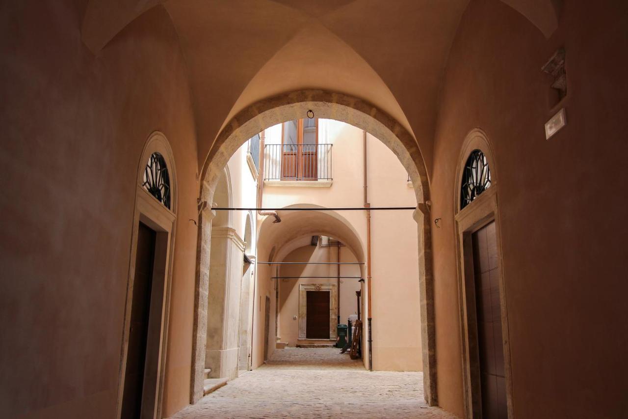 Nel Cuore Dell'Aquila Bnb Buitenkant foto